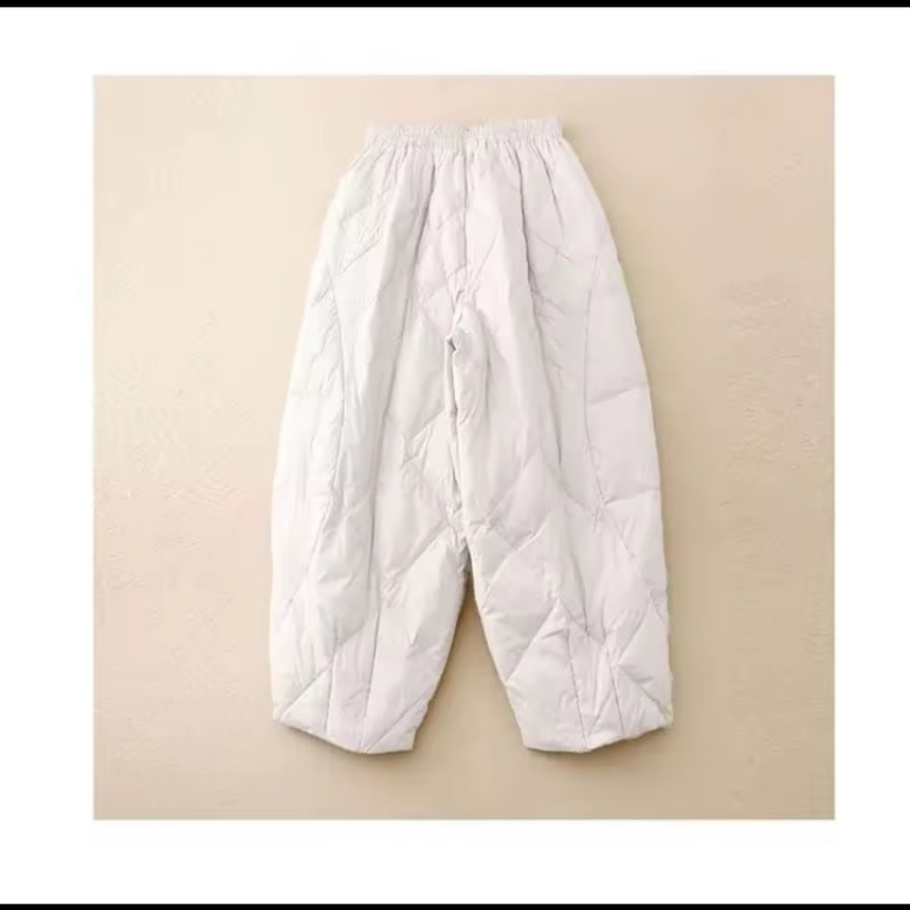 Stylish White Quilted Pants - Picture 4 of 16
